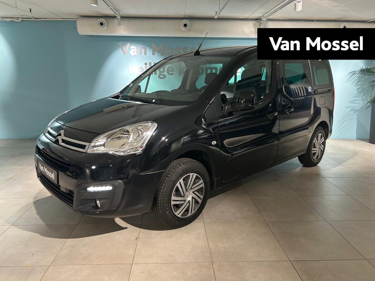 Citroën ë-Berlingo - E-Shine 23 kWh AIRCO | NAVI | PARKEERSENSOREN | UNIEKE KILOMETERSTAND - AutoWereld.nl