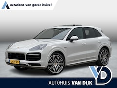 Porsche Cayenne - 3.0 E-Hybrid | NL-Auto/1e eign./Voll.Historie/Pano-schuifdak/BOSE/Luchtvering/22-inch/Soft