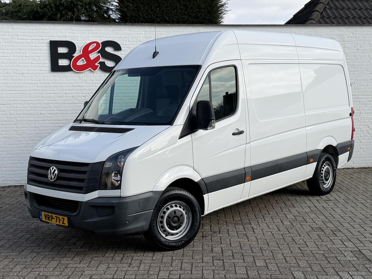 Volkswagen Crafter - 35 2.0 TDI L2H2 Navigatie Pdc Trekhaak Airco Cruise Stoelverwarming - AutoWereld.nl