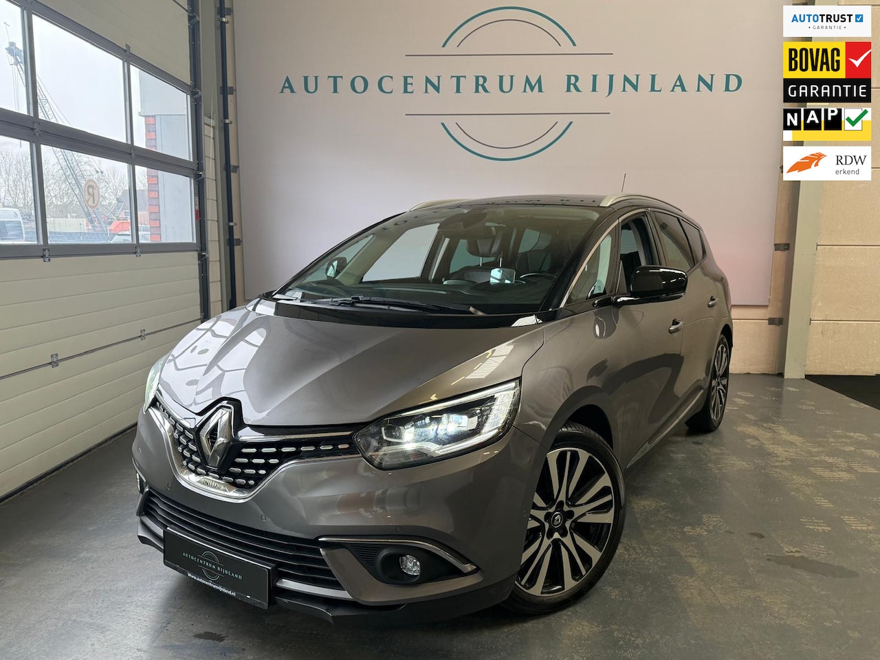 Renault Grand Scénic - 1.2 TCe Initiale Paris 7persoons Navi, Camera, Trekhaak - AutoWereld.nl