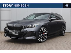 BMW 5-serie Touring - 550e xDrive M Sport Automaat / Panoramadak / Trekhaak / Bowers & Wilkins / Adaptief onders