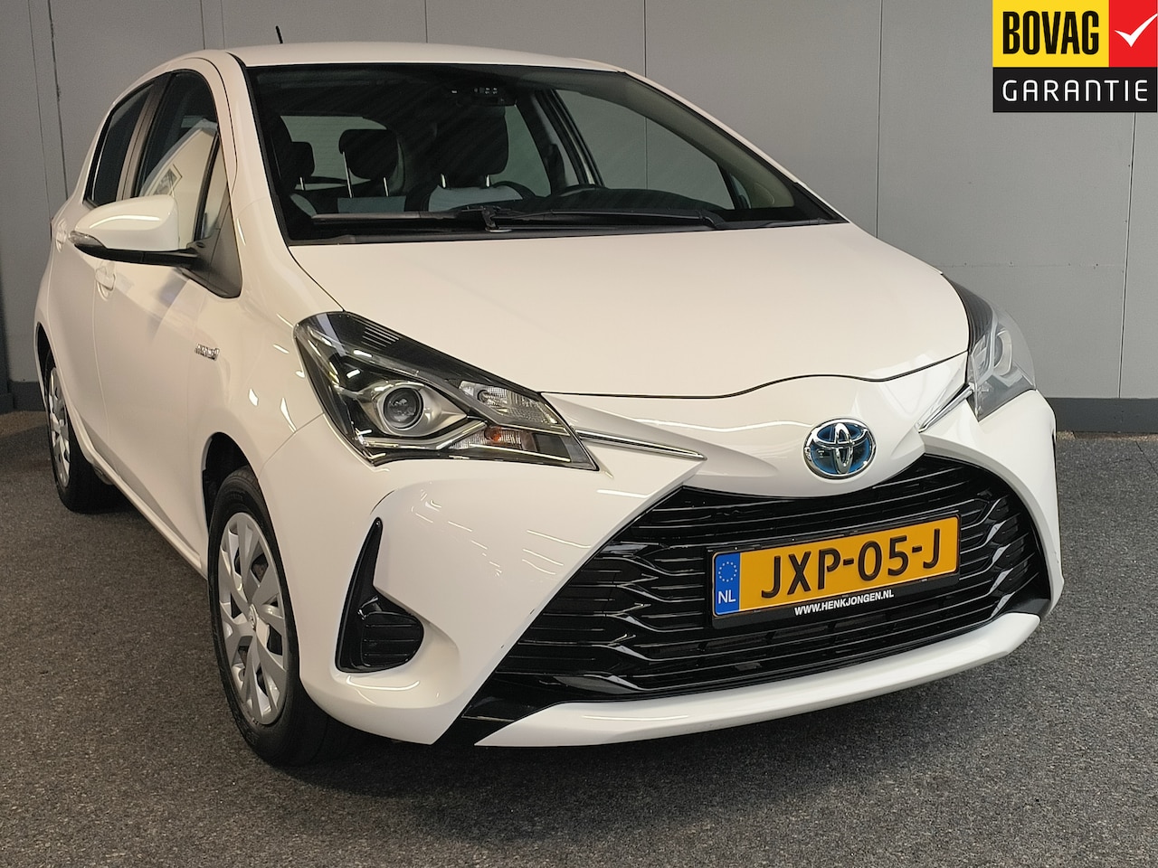Toyota Yaris - 1.5 Hybrid Active AUTOMAAT Rijklaar + 12 maanden Bovag-garantie Henk Jongen Auto's in Helm - AutoWereld.nl