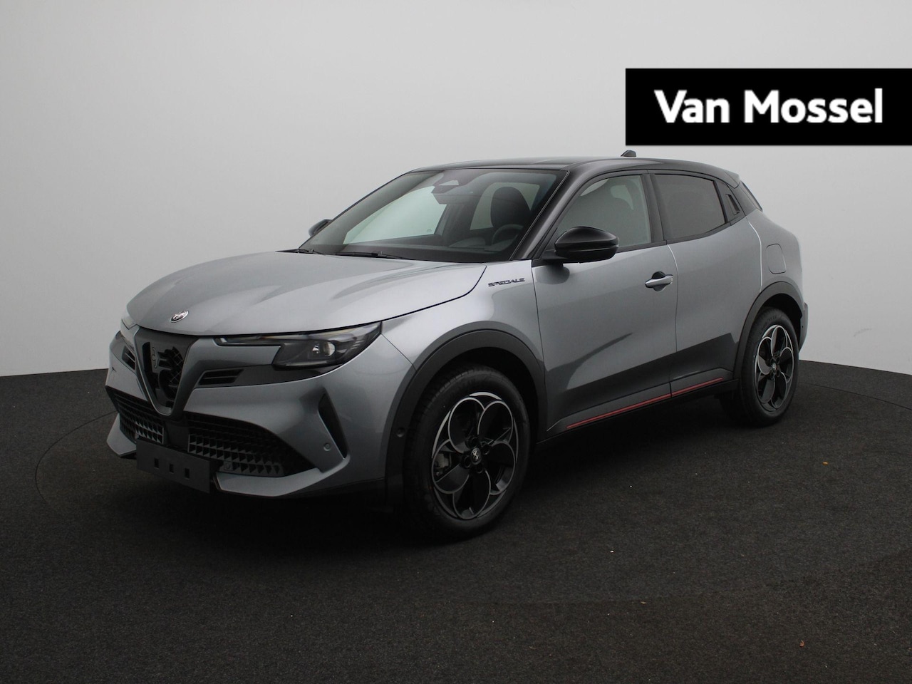 Alfa Romeo Junior - Elettrica Speciale 54 kWh | Tech Pack | Winterpakket | Led Matrix verlichting| DEMO - AutoWereld.nl