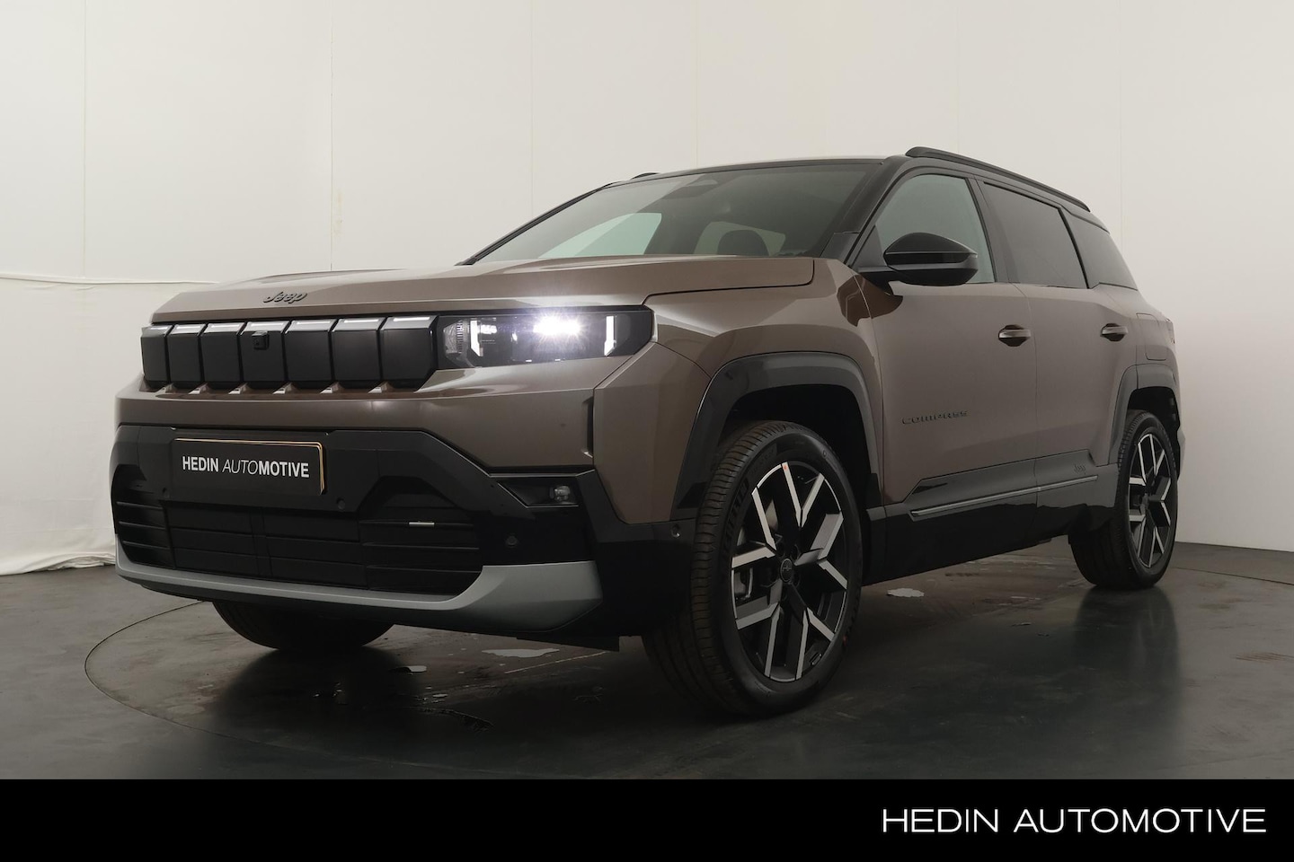 Jeep Compass - First Edition 74 kWh | Schuif/ Kanteldak | Lederen bekleding | Premium Soud system | Rondo - AutoWereld.nl
