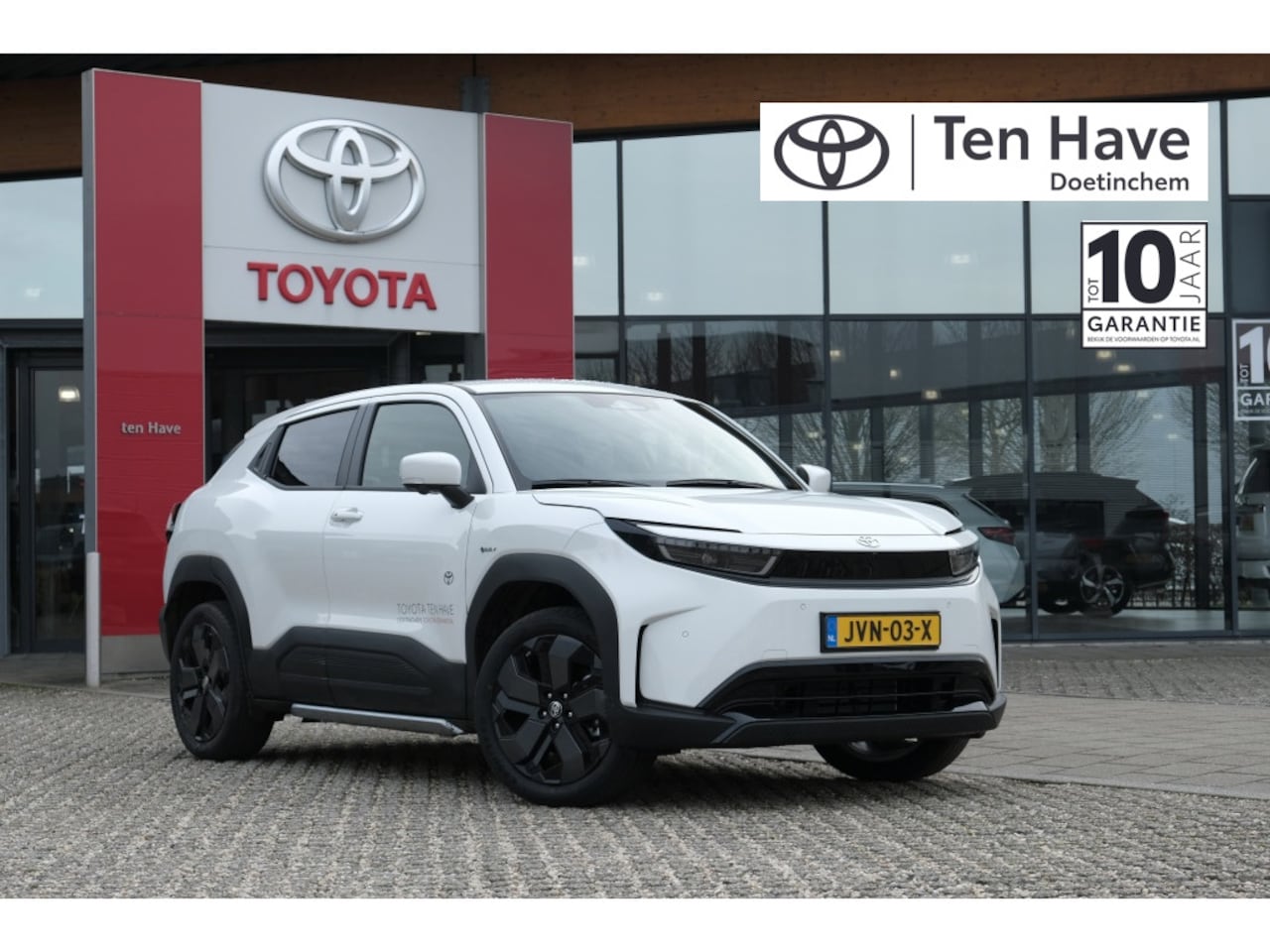 Toyota Urban Cruiser - 61,1 kwh Executive Automaat | Actieradius (WLTP): 395 km | JBL P - AutoWereld.nl