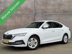 Skoda Octavia - 1.0 e-TSI Business Edition CarPlay | Trekhaak | Climate Control | APK 02-2027 |