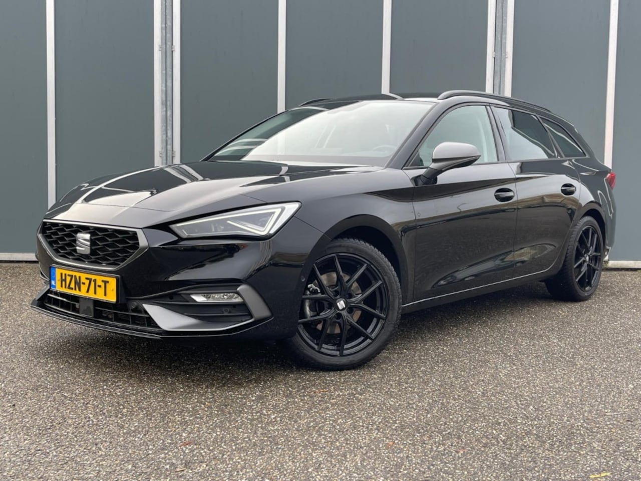 SEAT Leon Sportstourer - Sportstourer 1.5 eTSI 150pk DSG FR | ACC | Camera | Side Assist - AutoWereld.nl