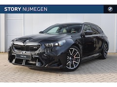 BMW 5-serie Touring - M5 Automaat / M Drive Professional / Panoramadak / Trekhaak / Bowers & Wilkin / M Multifun