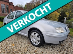 Volkswagen Bora - 2.3 V5 Highline AUTOMAAT/airco