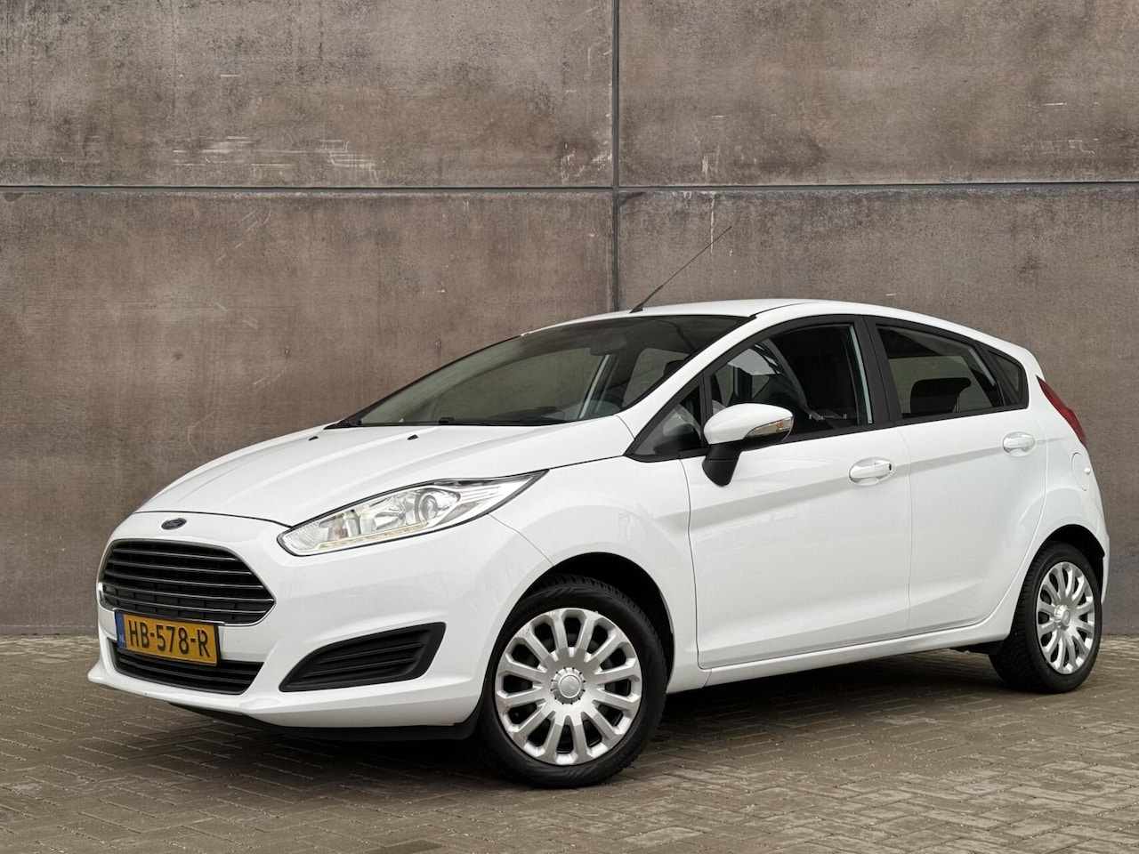 Ford Fiesta - 1.0 White Edition Navigatie | Riem vervangen | Cruise control | - AutoWereld.nl