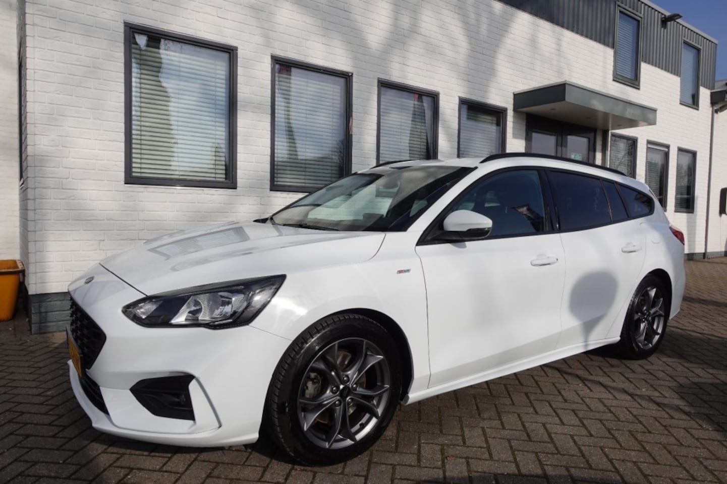 Ford Focus - 1.0 ECOB. ST Line - AutoWereld.nl