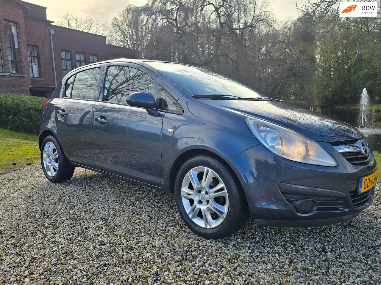 Opel Corsa - 1.2-16V Essentia Airco 5-deurs - AutoWereld.nl