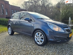 Opel Corsa - 1.2-16V Essentia Airco 5-deurs