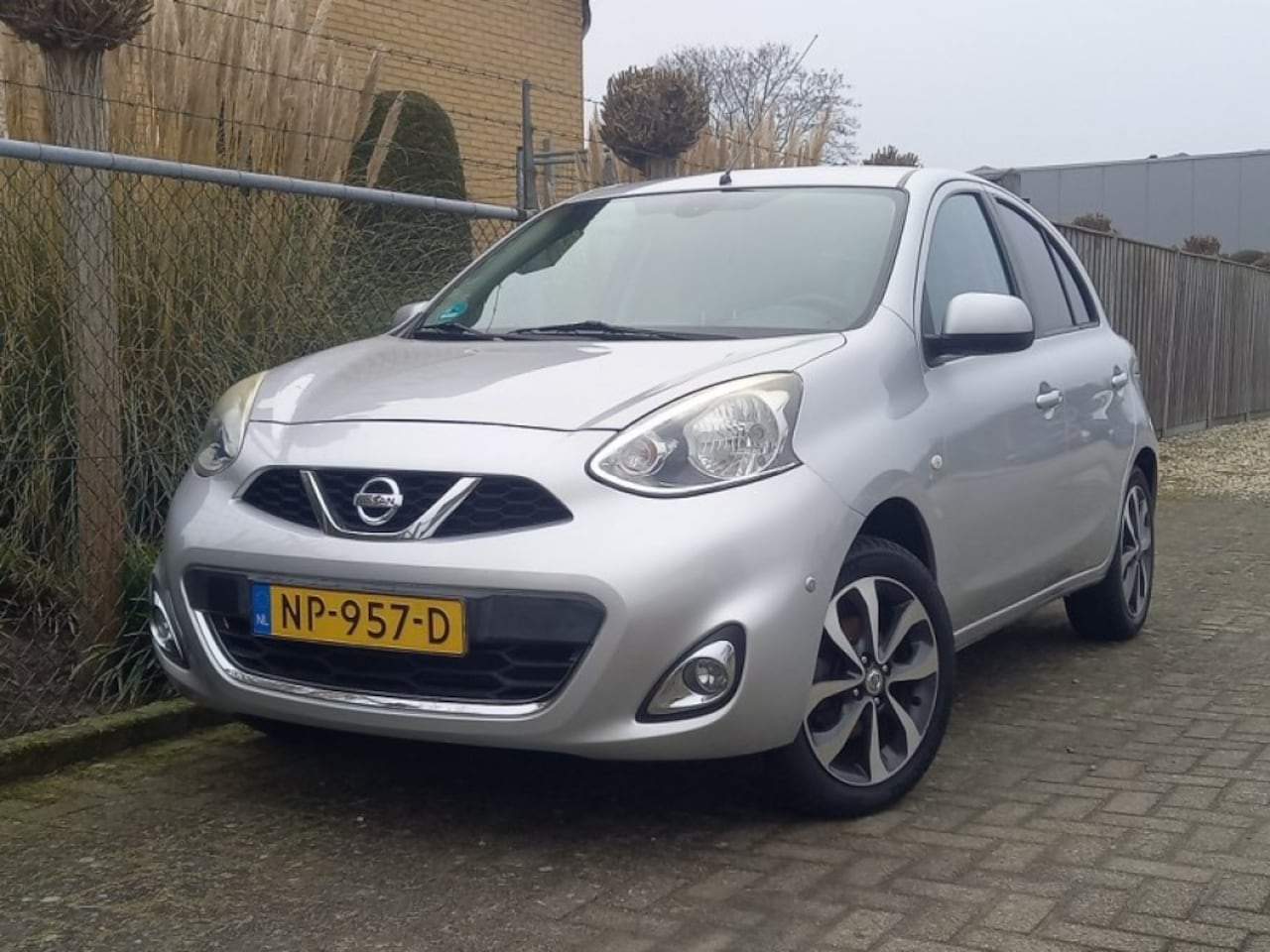 Nissan Micra - 1.2 connect edition n-tec 5-drs/ clima/ cruise/ lmv/ trekhaak - AutoWereld.nl