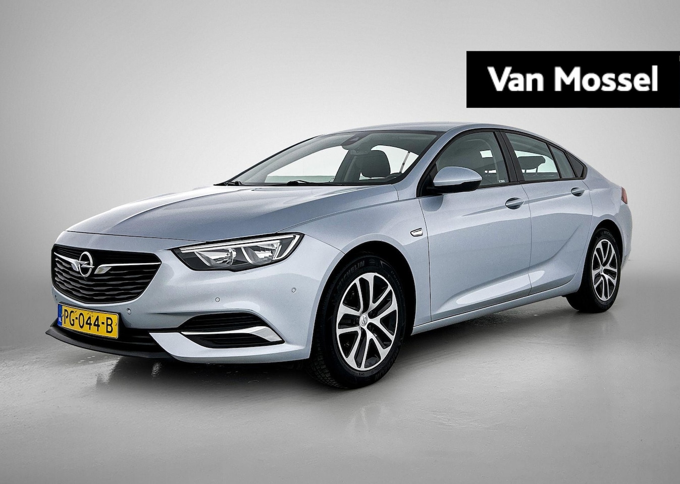 Opel Insignia Grand Sport - 1.5 Turbo EcoTec Online Edition | Cruise Control| Parkeersensoren| Dealer onderhouden - AutoWereld.nl