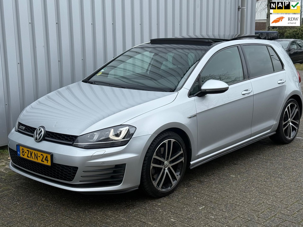Volkswagen Golf - 2.0 TDI GTD/ pano/ nap / NWE apk - AutoWereld.nl