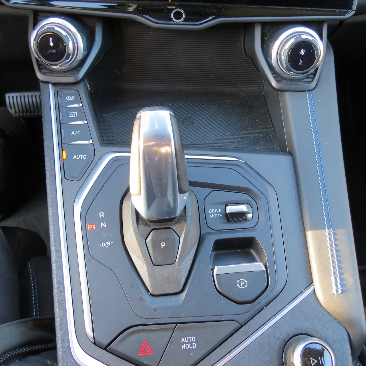 Lynk & Co 01 - 1.5 Lynk & Co 01 - 1.5 PHEV | 360 Camera | Pano | Infinity Sound