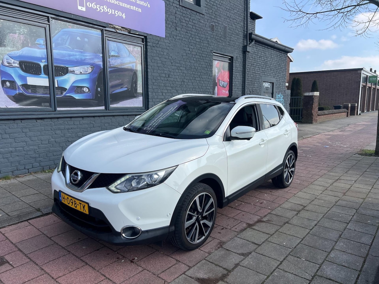Nissan Qashqai - 1.2 Acenta panodak navi camera leder onderhoudhistory - AutoWereld.nl
