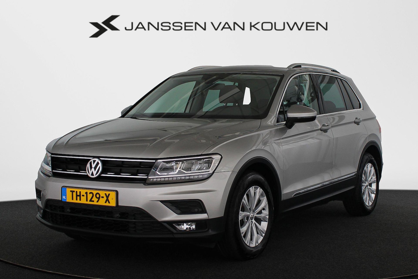 Volkswagen Tiguan - 1.4 TSI Comfortline Business Leder LED Koplampen Navigatie - AutoWereld.nl