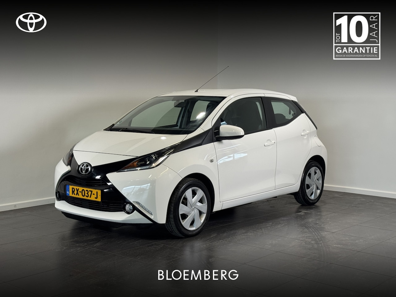 Toyota Aygo - 1.0 VVT-i x-play | Airco | Camera | Spiegels elektrisch verstelbaar | - AutoWereld.nl
