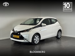 Toyota Aygo - 1.0 VVT-i x-play | Airco | Camera | Spiegels elektrisch verstelbaar |
