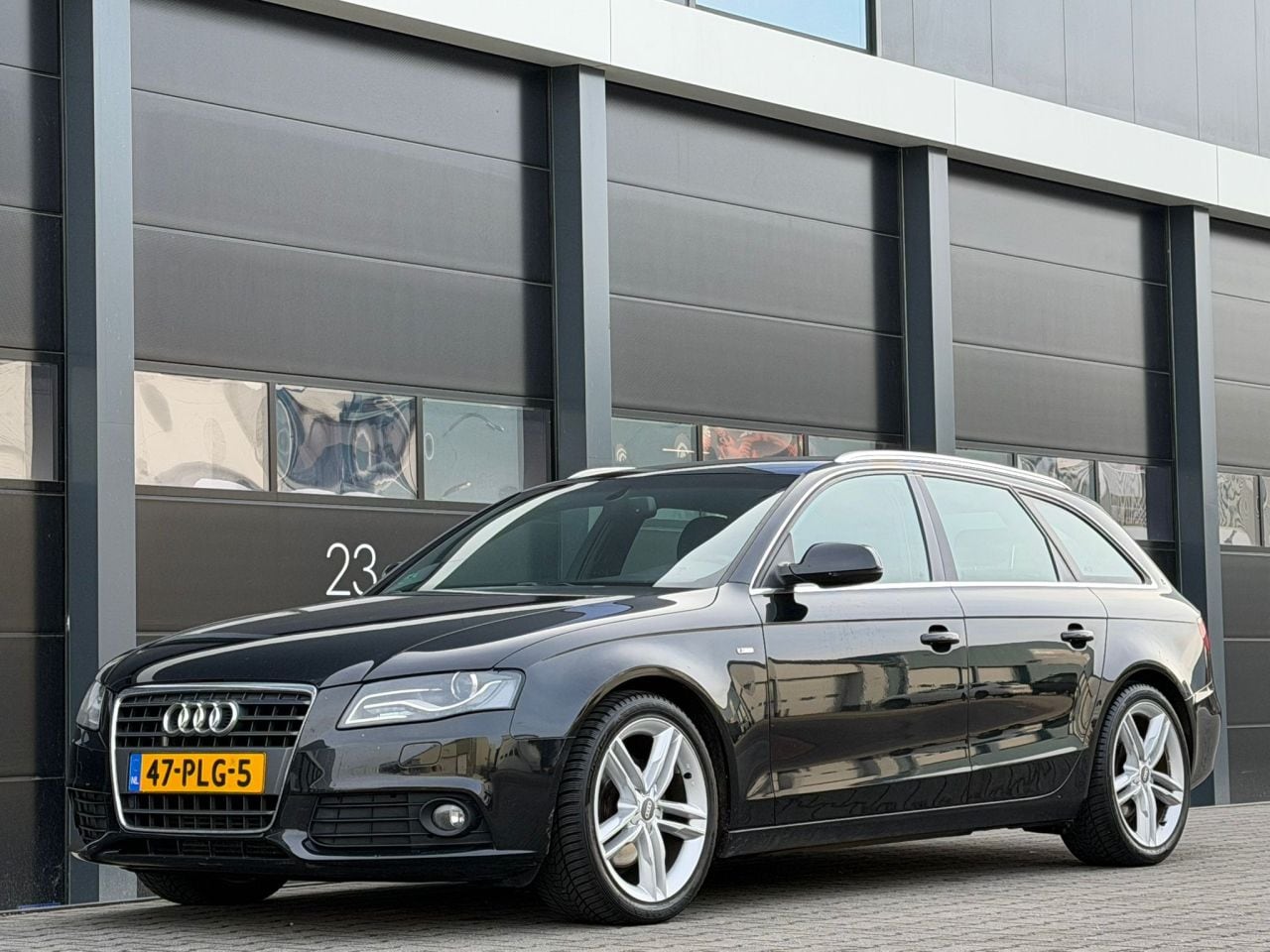 Audi A4 - 2.0 TDI S-Line Xenon PDC - AutoWereld.nl