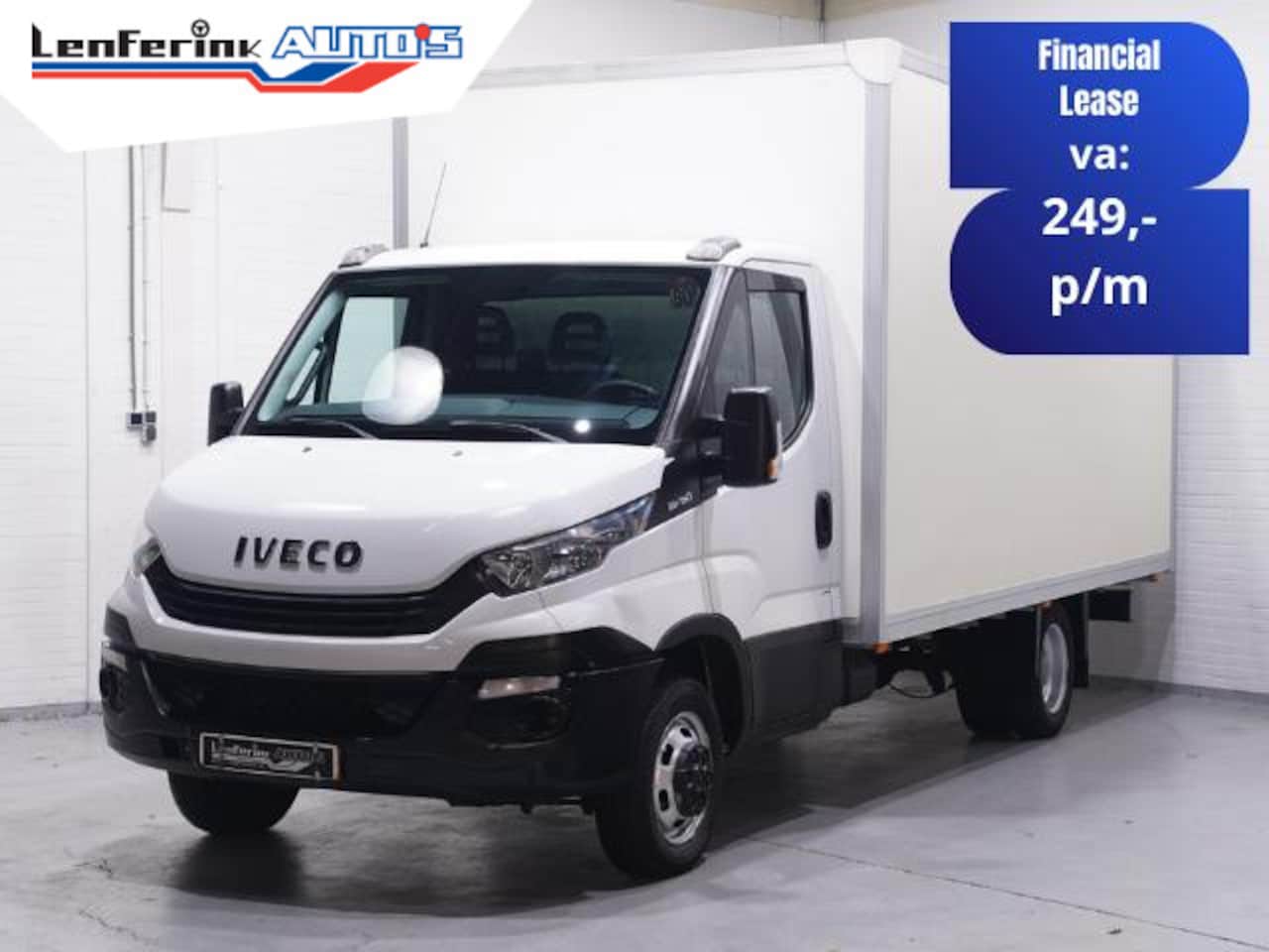 Iveco Daily - 35C15 150 pk Bakwagen met Deuren Dubbel lucht achter, Audio, Elek. Pakket, 3-Zits - AutoWereld.nl