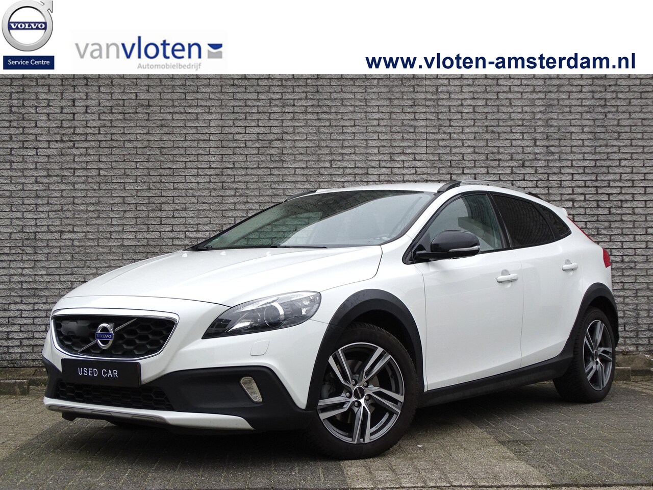 Volvo V40 Cross Country - 1.6 T4 Momentum 180pk | camera | - AutoWereld.nl