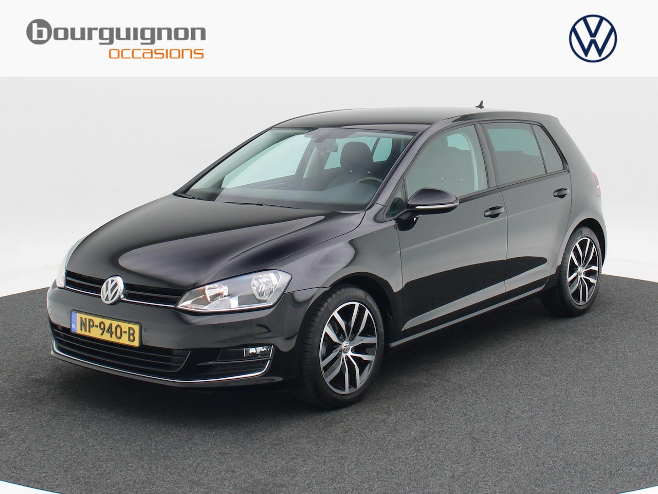 Volkswagen Golf - 1.2 TSI Highline CarPlay | Navigatie | Adaptive Cruise | Camera | Climate Control | R17 | - AutoWereld.nl