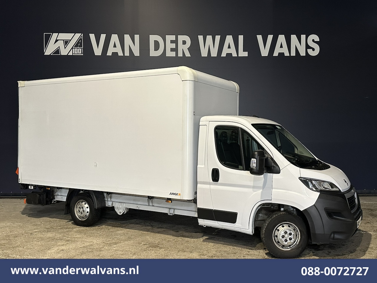 Peugeot Boxer - 2.2 BlueHDi 141pk Bakwagen Laadklep Euro6 Airco | Cruisecontrol | 985kg laadvermogen Bijri - AutoWereld.nl