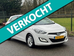 Hyundai i30 - 1.6 GDI i-Motion Plus /Navi/Camera/Cruise/Airco/