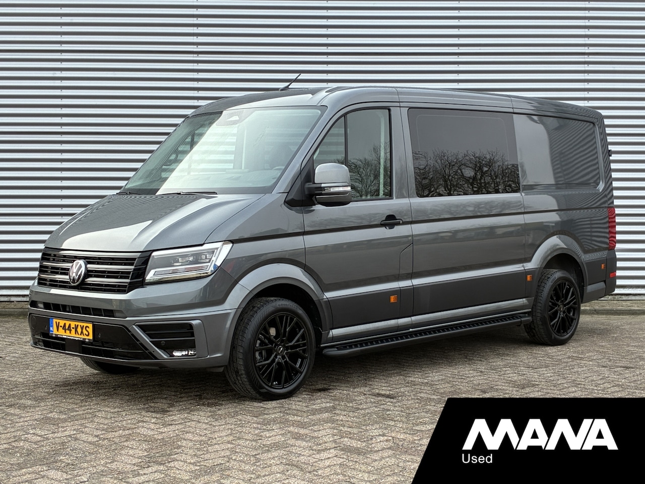 Volkswagen Crafter - 2.0TDI 177PK L3H2 DC 11dkm! Nieuw model Automaat LED koplampen Sidesteps Camera Trekhaak - AutoWereld.nl