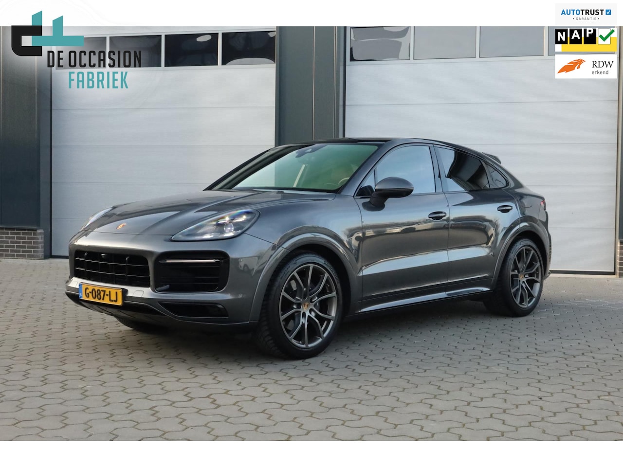 Porsche Cayenne Coupé - 3.0 E-Hybrid Sport Design Pano Trekhaak Bose Softclose - AutoWereld.nl