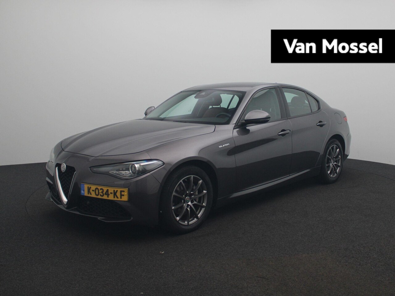 Alfa Romeo Giulia - 2.0T 200pk Aut. Super | Leder | Navi | Xenon | Camera | - AutoWereld.nl