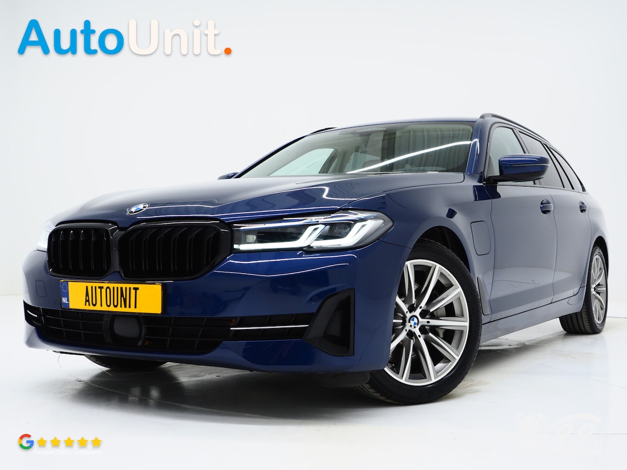 BMW 5-serie Touring - 530e xDrive Shadow | Camera | Keyless | Adaptive Cruise | HUD | Leder | Dodehoek | Sfeerli - AutoWereld.nl