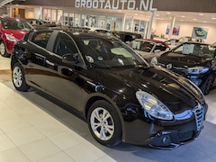 Alfa Romeo Giulietta - 1.4 T Distinctive Airco, Trekhaak, Stuurbekrachtiging