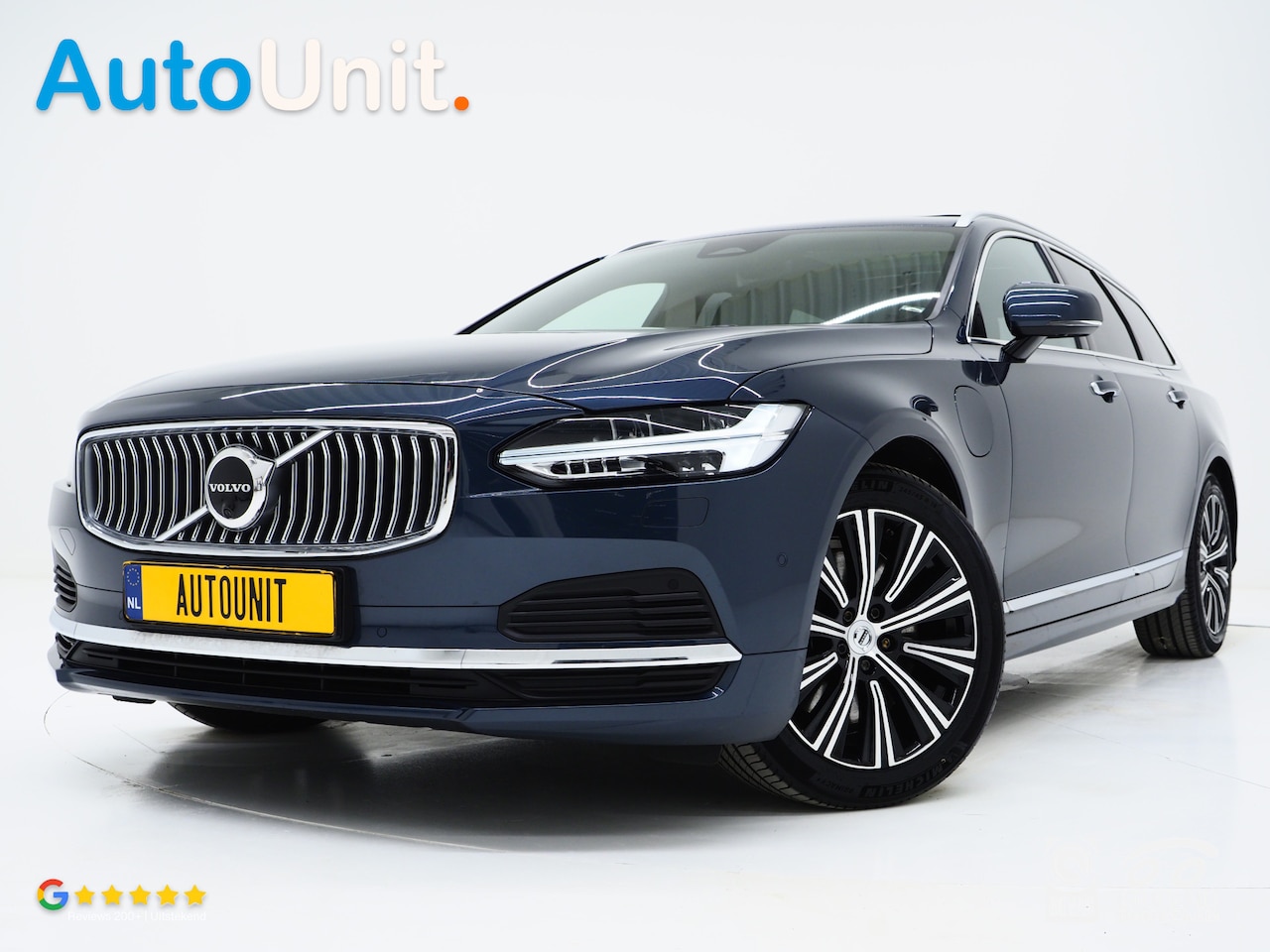 Volvo V90 - 2.0 T8 Recharge AWD Inscription | Panoramadak | Massage | Trekhaak | Pilot Assist | Harman - AutoWereld.nl