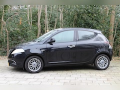 Lancia Y(psilon) - Ypsilon 0.9 TwinAir Silver airco cruise Leuke auto