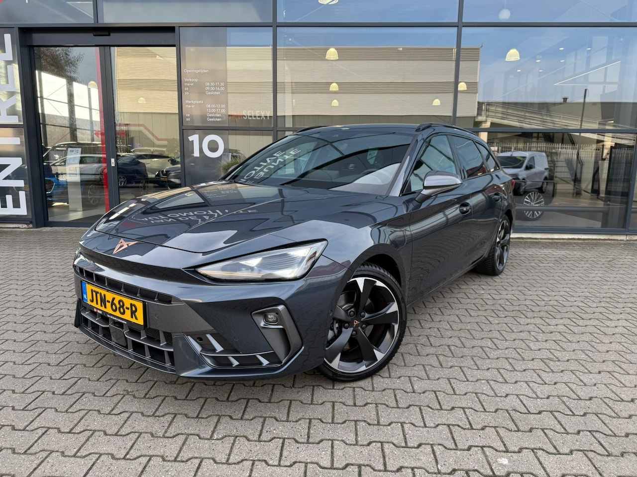 CUPRA Leon Sportstourer - 1.5 TSI e-Hybrid Business *Trekhaak & Plug-in* - AutoWereld.nl