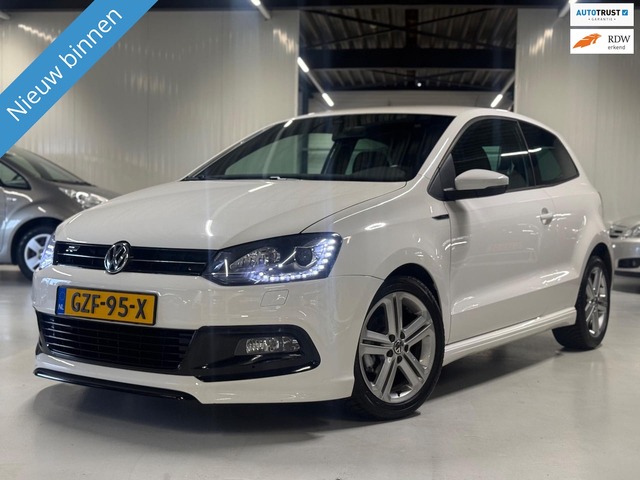 Volkswagen Polo - 1.4-16V 86PK R-line Carplay|Camera! - AutoWereld.nl