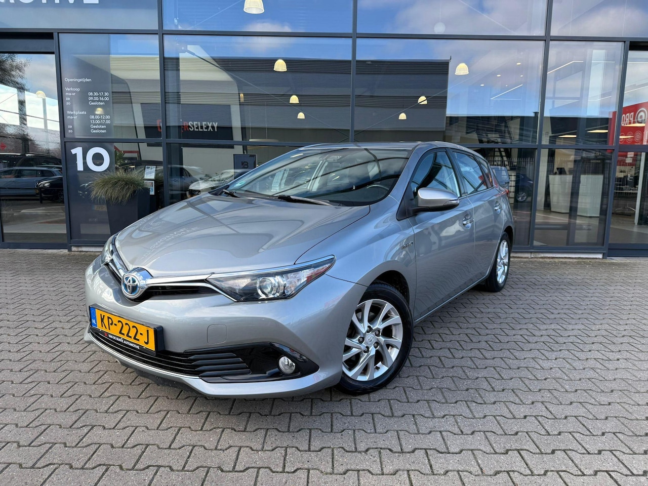 Toyota Auris - 1.8 Hybrid Lease *Trekhaak & Camera* - AutoWereld.nl