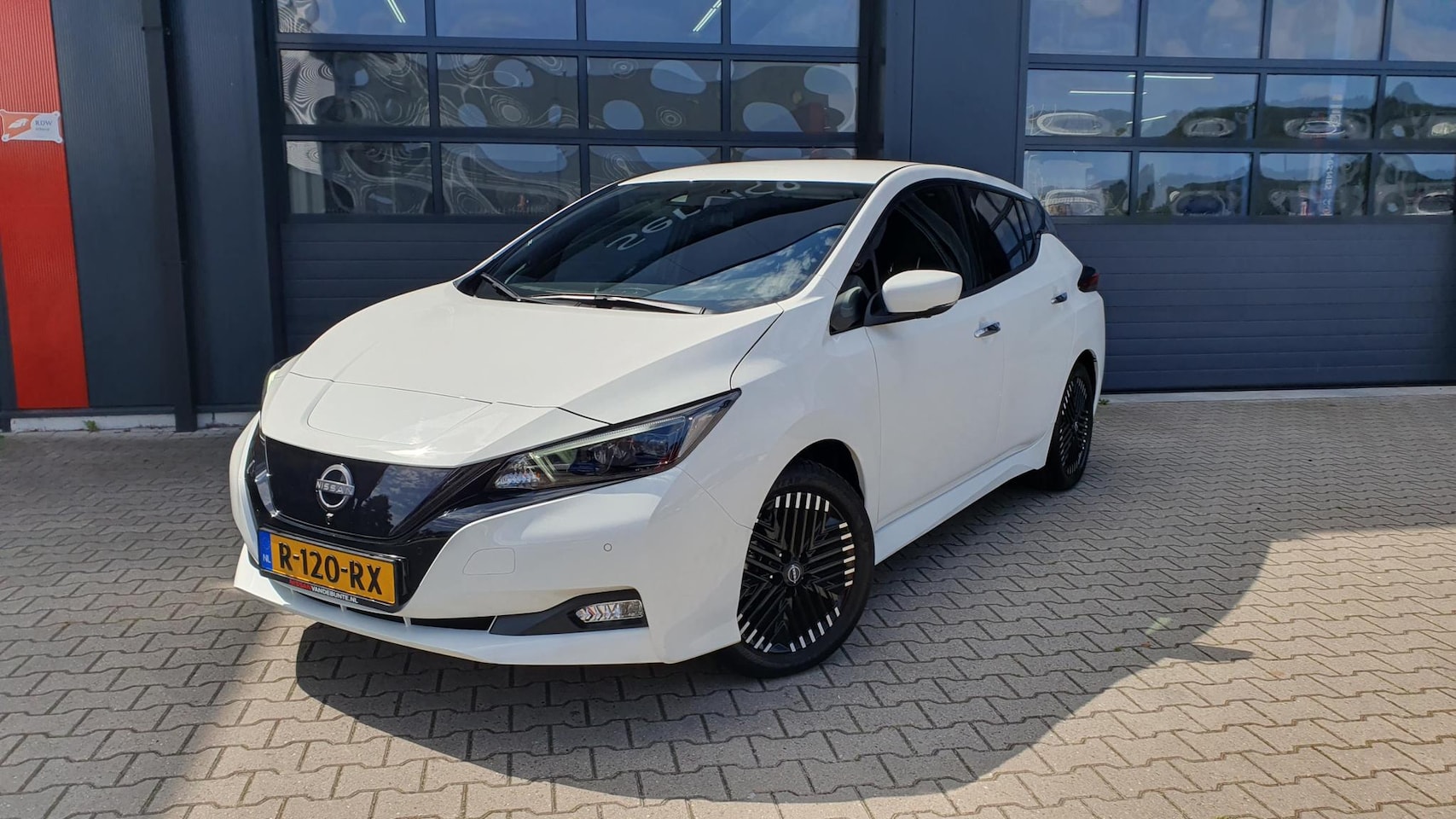 Nissan LEAF - Tekna 40 kWh *Propilot & Lederen Bekleding* - AutoWereld.nl