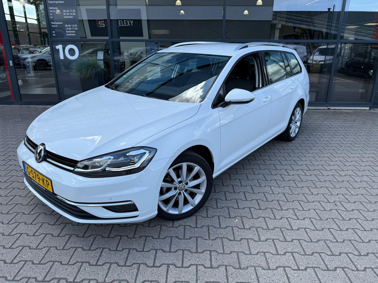 Volkswagen Golf Variant - 1.0 TSI Highline *ACC & Virtual Cockpit* - AutoWereld.nl