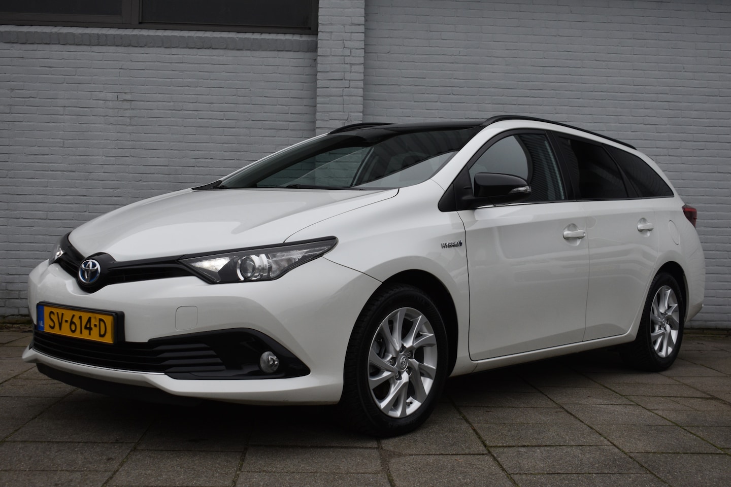 Toyota Auris Touring Sports - 1.8 Hybrid Energy Plus Automaat 136pk | Achteruitrijcamera | Trekhaak | Cruise control | D - AutoWereld.nl
