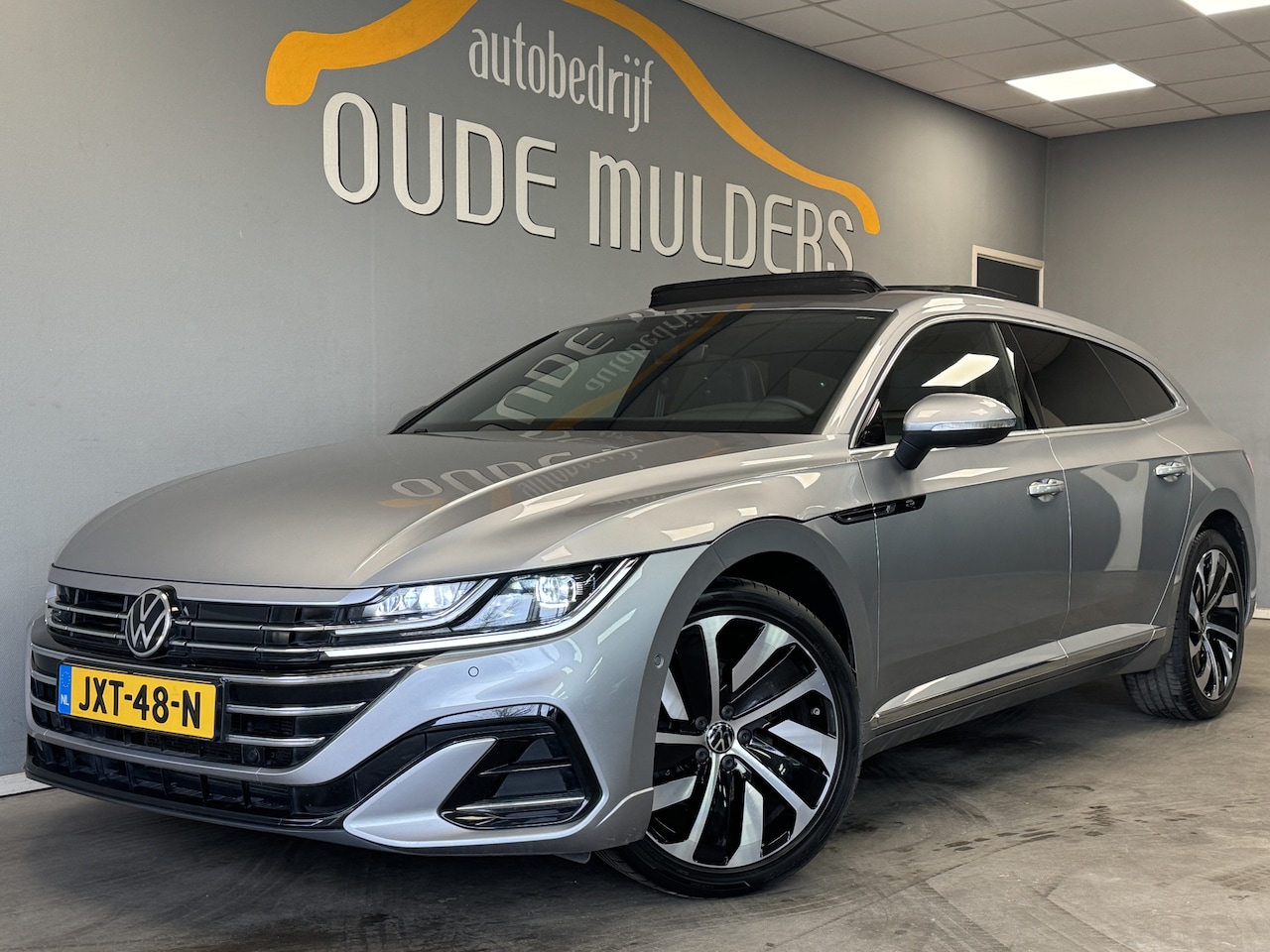 Volkswagen Arteon Shooting Brake - 1.4 R-Line R-Line/Leder/Panoramadak/360 Camera/Trekhaak - AutoWereld.nl