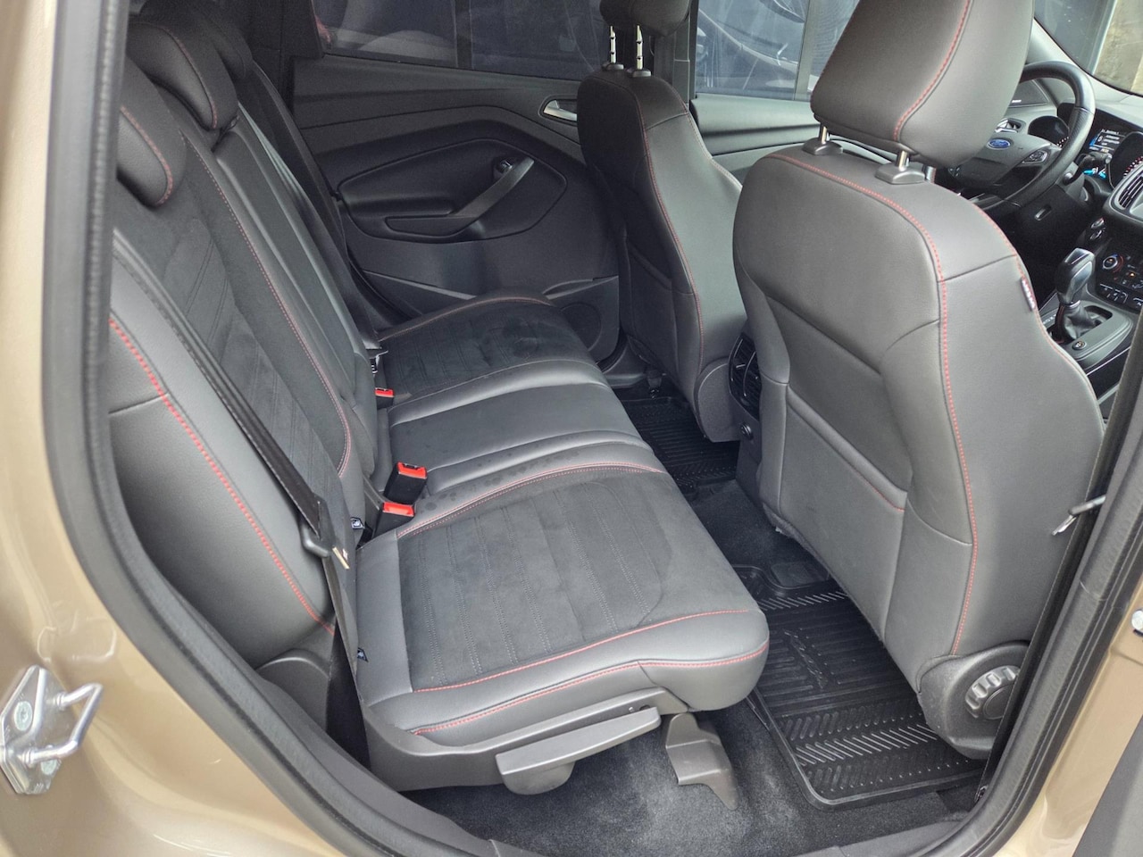 Ford Kuga - 1.5 EcoBoost ST-Line 1.5 EcoBoost ST-Line