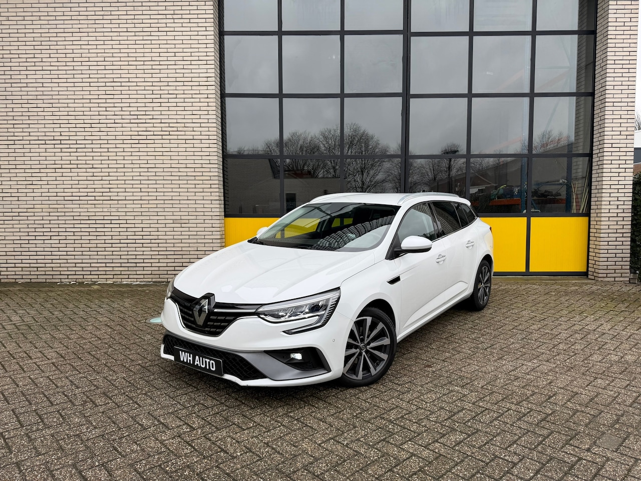 Renault Mégane Estate - 1.3 TCe R.S. Line 1.3 TCe R.S. Line, adap cruise, Bose, Head-up, Full led & stoelverwarming - AutoWereld.nl