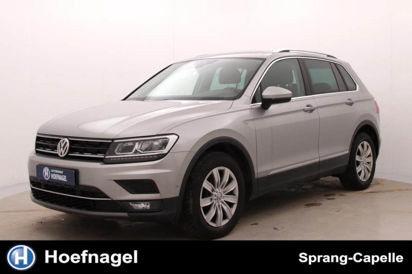 Volkswagen Tiguan - 1.5 TSI ACT Highline | Adaptive Cruise | Camera | Stuur-/Stoelverw. | CarPlay | Virtual Co - AutoWereld.nl