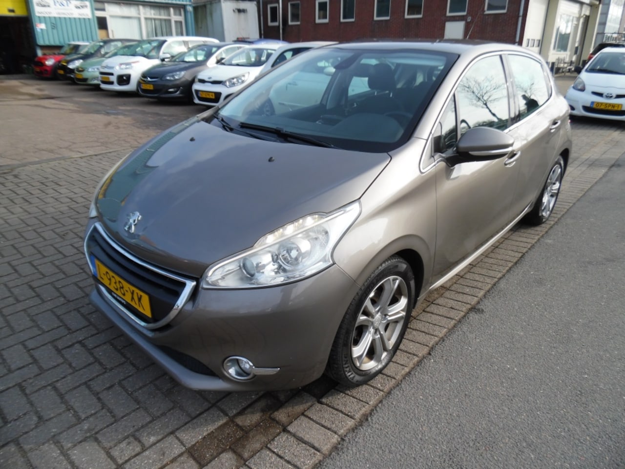 Peugeot 208 - apk 9.2026 airco 1.2 VTi Access navi - AutoWereld.nl