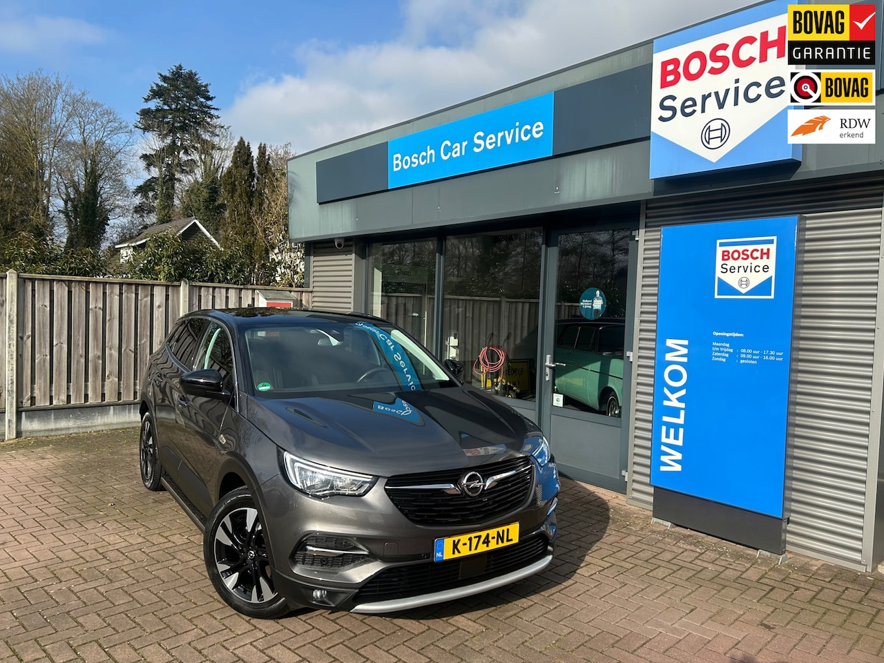Opel Grandland X - INNOVATION 1.2T Navi, LM Velgen 18inch., Treeplanken - AutoWereld.nl
